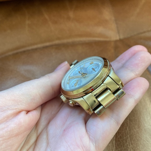 Authentic Michael Kors Gold Watch - Picture 2 of 3